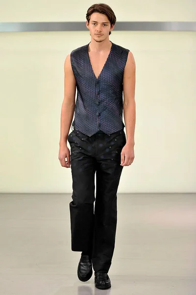 Look 28